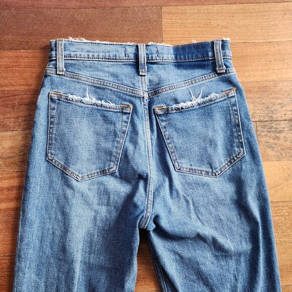 Abercrombie & Fitch "The Ankle Straight Ultra High Rise" Size 26/2 - Picture 14 of 15